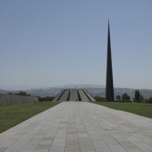 MONUMENTO EM MEMÓRIA DO GENOCÍDIO ARMÊNIO CAÍDO EM COLÔNIA – Christian News